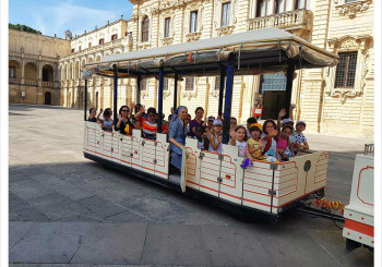 Campo estivo in tour per lecce con il trenino